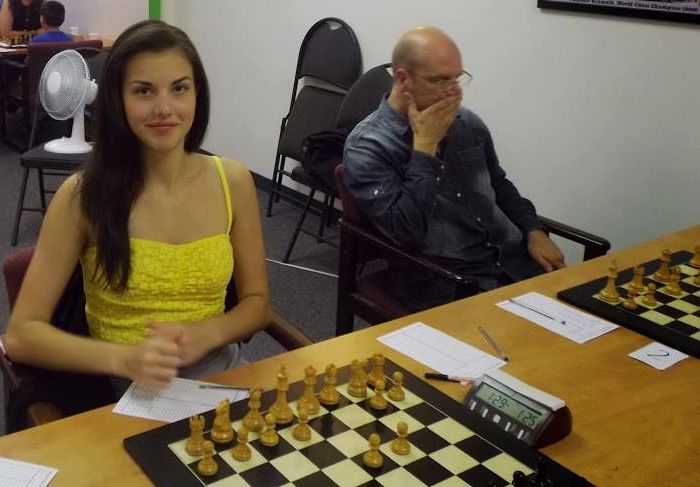 профессионального игрока в шахматы в мире ;) Думаю, эта симпатичная девушка...