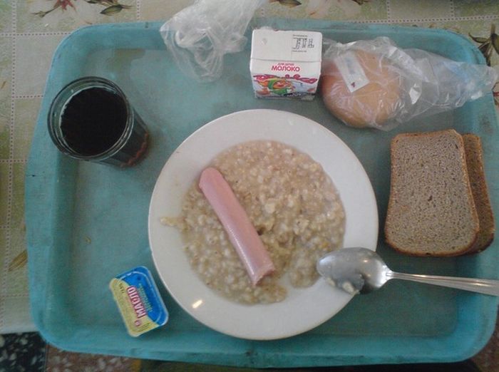 Чем в наши дни кормят российских солдат (4 фото)