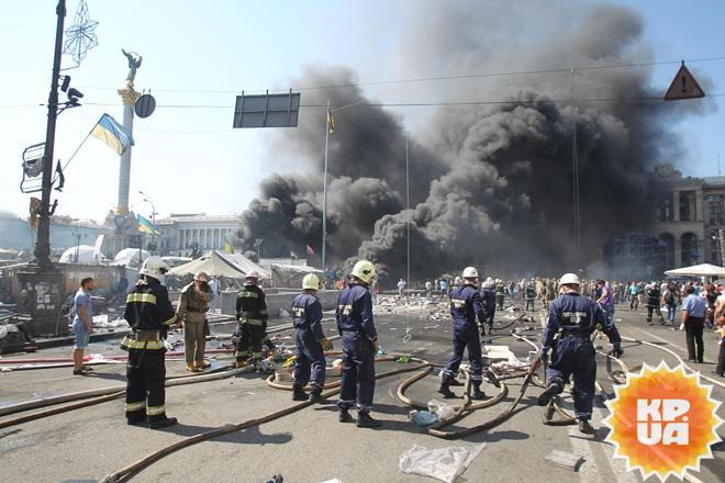 "Зачистка" Майдана - центр Киева снова в огне (24 фото + 2 видео)