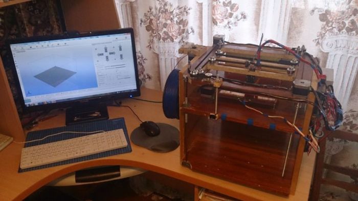 Российский школьник собрал 3D-принтер своими руками (6 фото)