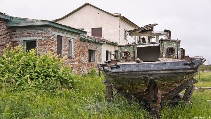 Дальние Зеленцы — необычный заброшенный посёлок в Мурманской области (113 фото)