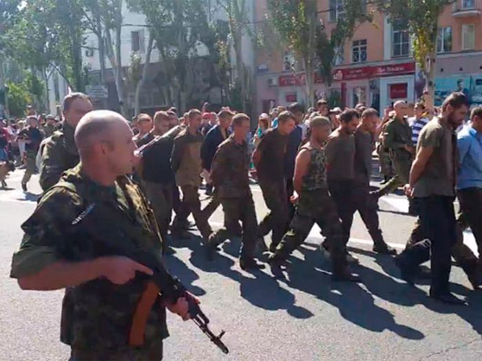 "Марш военнопленных" в Донецке на день независимости Украины (6 фото + 2 видео)