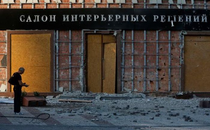Во что превратился город-миллионник Донецк (17 фото)