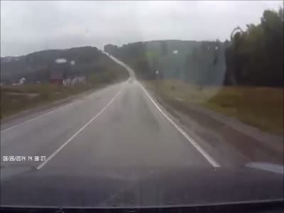 Жуткая авария с грузовиком на трассе в Татарстане (2.7 мб)