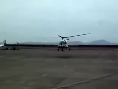 Пилот вертолета Ми-17 демонстрирует свое мастерство (15.0 мб)
