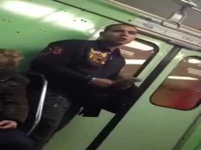 Наглый вор украл мобильный телефон в метро (1.7 мб)
