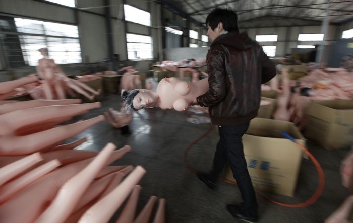 Китайское производство секс-игрушек (17 фото)