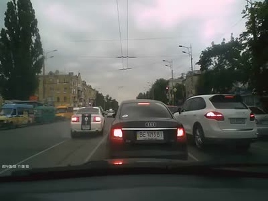 Дрифтер-неудачник на новеньком Мустанге