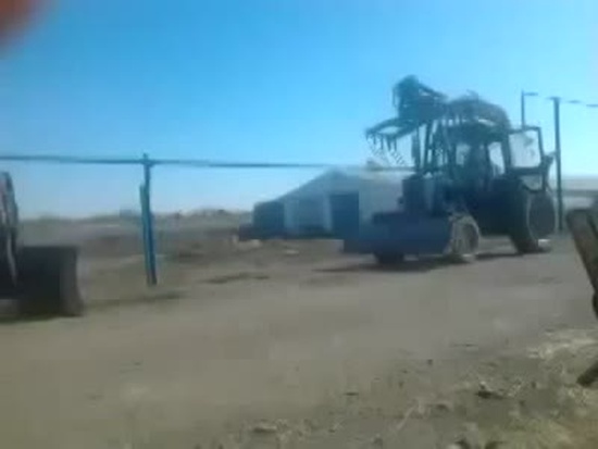 Как завести бульдозер с разрядившимся аккумулятором