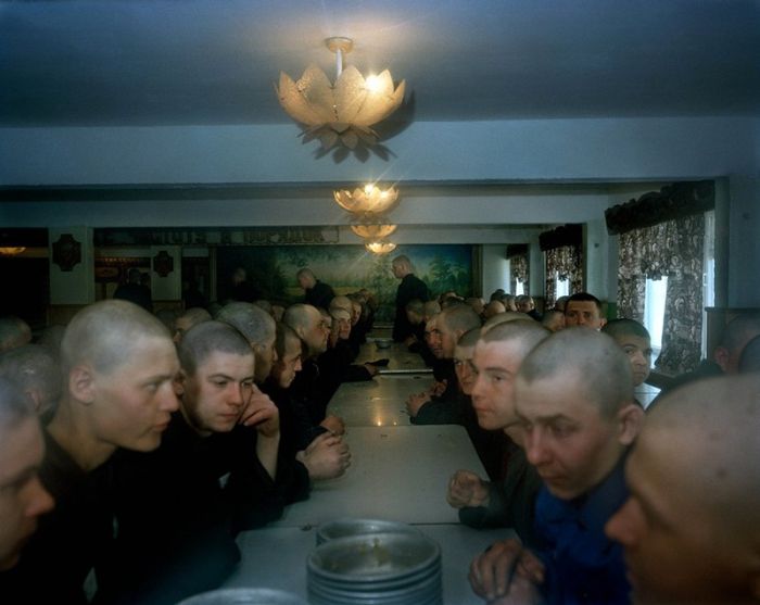 Несовершеннолетние заключенные сибирских колоний (26 фото)