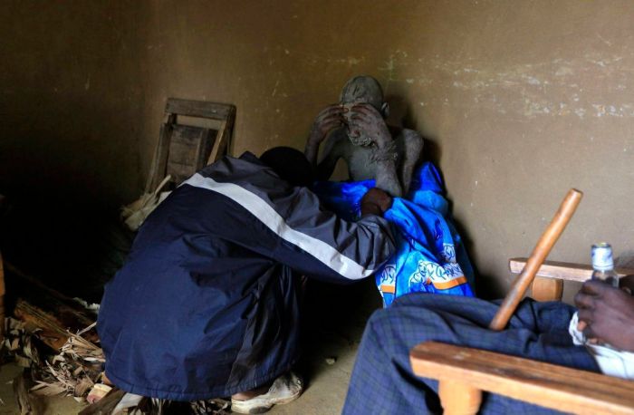 Как мальчики становятся мужчинами в Кении (15 фото)