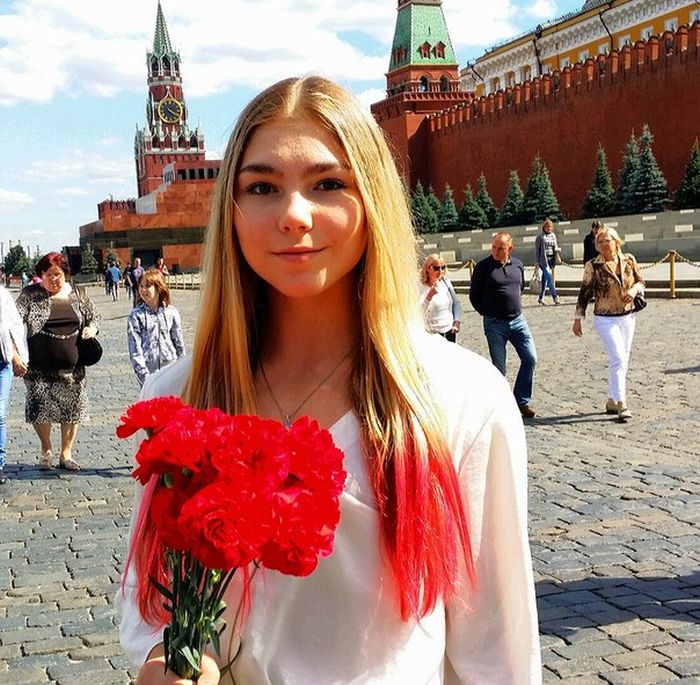 15-летняя россиянка подняла штангу с весом в 145 кг (25 фото)