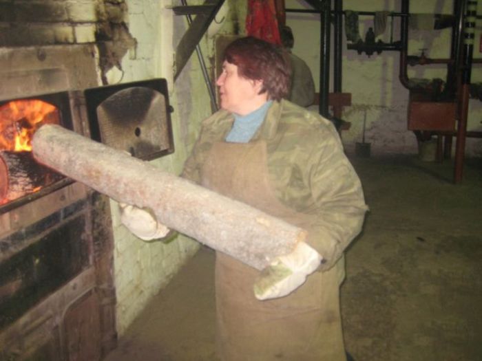 Тяжелый женский труд на предприятии в Архангельской области (17 фото)