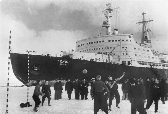 Факты о первом в мире атомном ледоколе "Ленин" (20 фото)