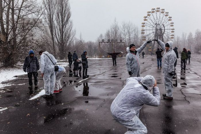 Туристы в Чернобыльской Зоне Отчуждения (11 фото)