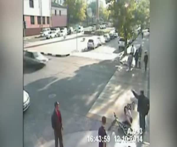 Спас велосипедистку