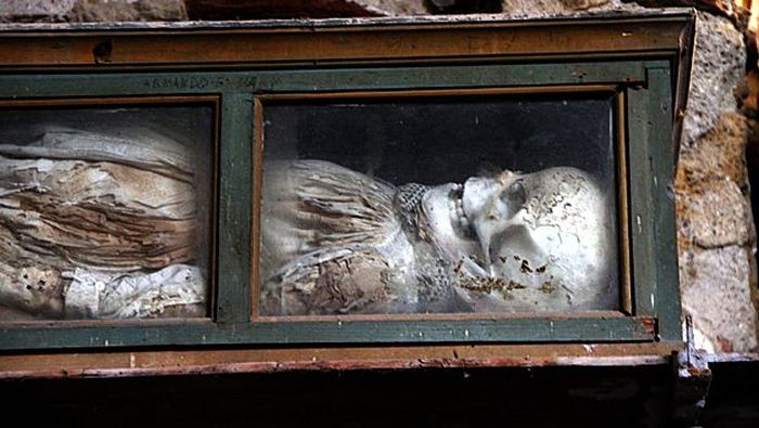 Катакомбы капуцинов - необычное кладбище в Палермо(40 фото)