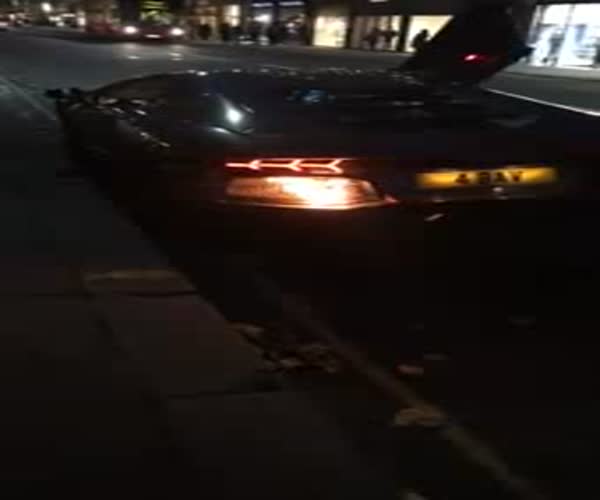 Lamborghini Aventador загорелся