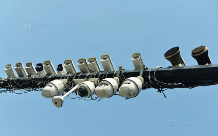 Камеры на улицах Китая (6 фото)