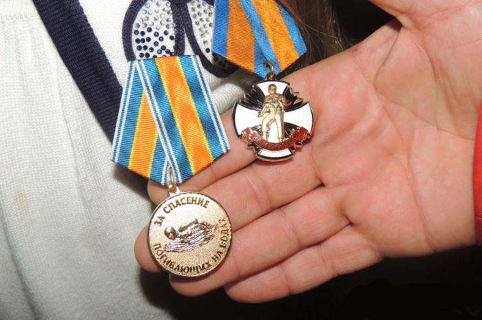 9-летняя девочка получила орден «За мужество» (12 фото)