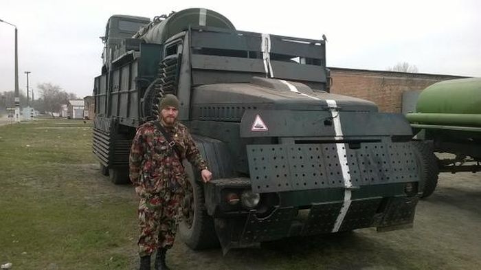 Самодельные бронетранспортеры украинских силовиков (13 фото)