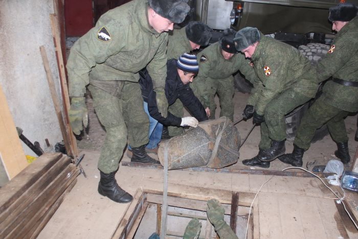 Житель Балашихи нашел надгробие в подвале гаража (26 фото)