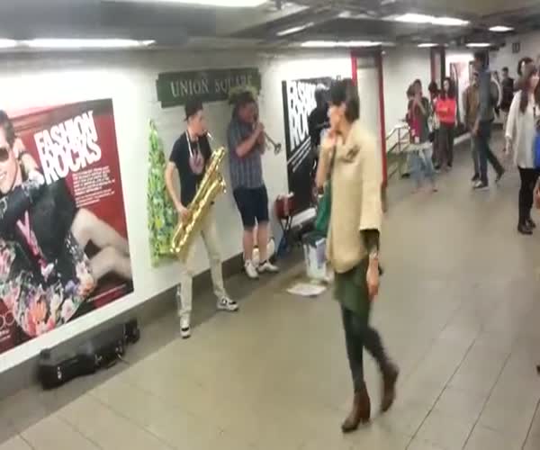 Выступление в метро