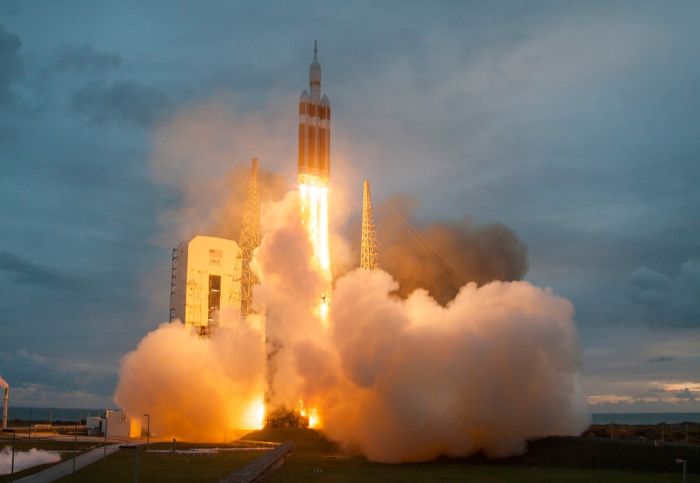 Как стартовал космический корабль Orion (17 фото)