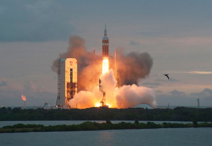 Как стартовал космический корабль Orion (17 фото)