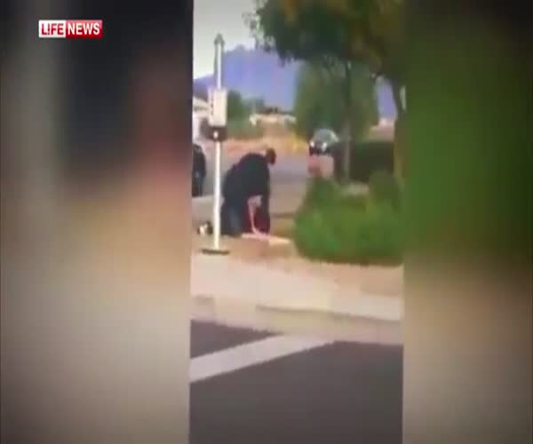 Полицейский чуть не задушил 15-летнюю девочку