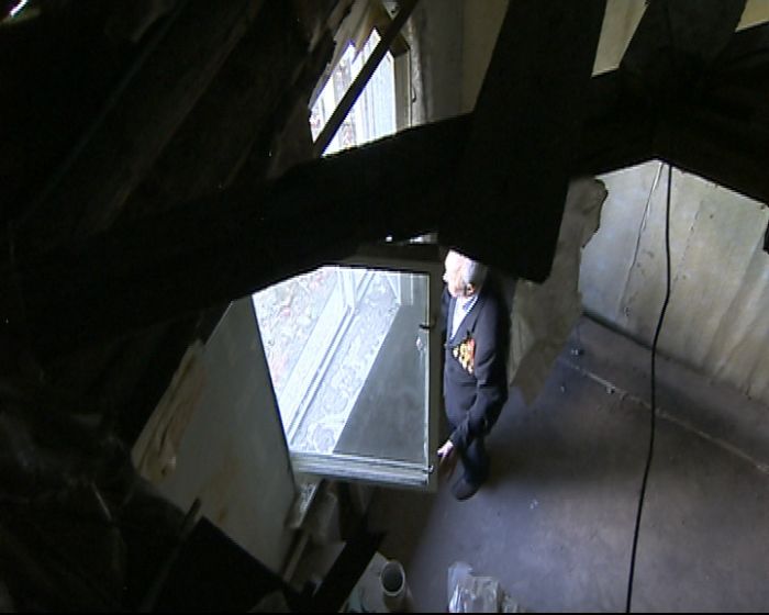В Подмосковье ветеран ВОВ остался без крыши над головой (11 фото + видео)