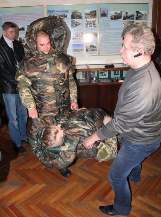 Многоцелевой бушлат для украинских солдат (3 фото)