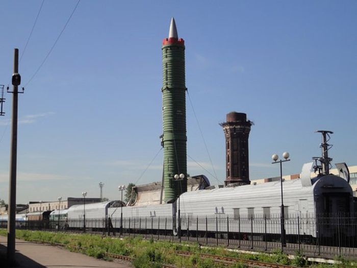 В России вновь появятся ядерные поезда (19 фото)