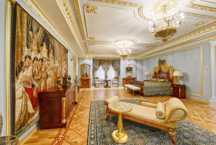 На Рублевке продают дворец за 100 миллионов долларов (24 фото)