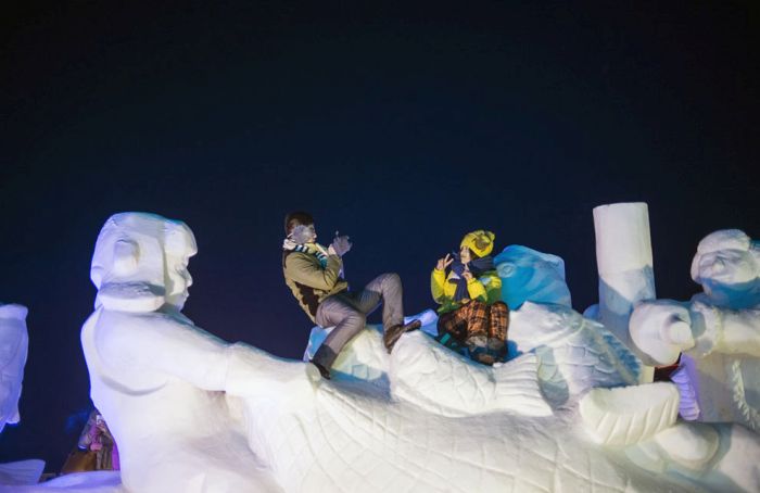 В Харбине проходит фестиваль скульптур из снега и льда (27 фото)