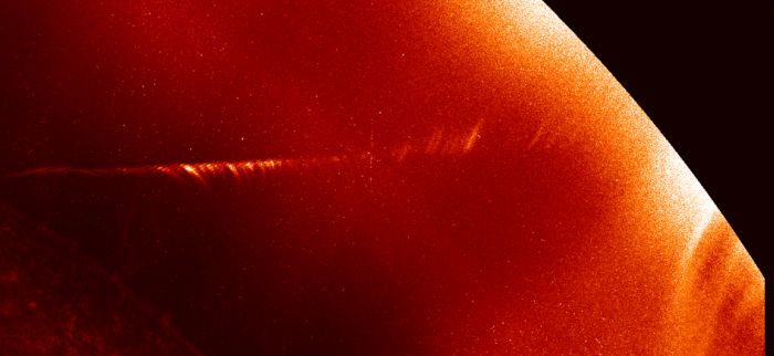 Обсерватория NASA сделала стомиллионное фото Солнца (12 фото)