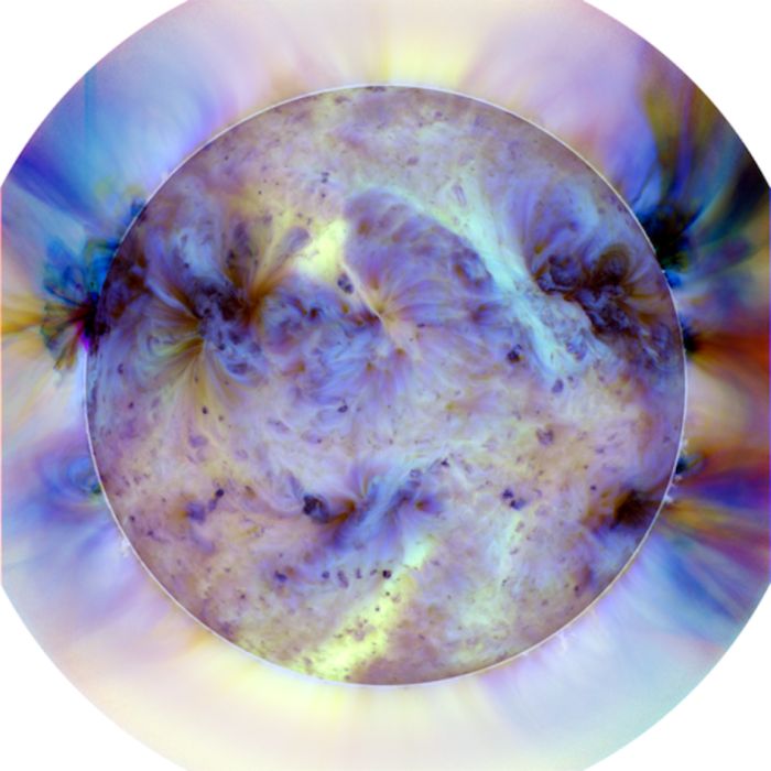 Обсерватория NASA сделала стомиллионное фото Солнца (12 фото)