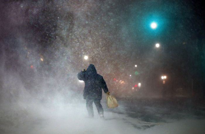 В Новой Англии, США, устраняют последствия сильной снежной бури (24 фото)