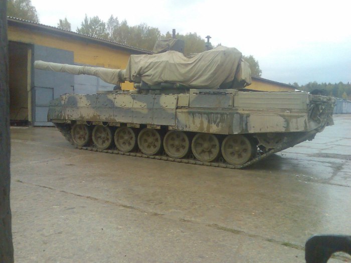 В сети появилось первое фото новейшего танка Т-14 «Армата» (2 фото)