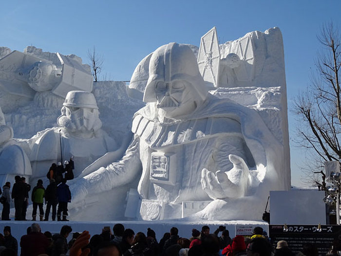 Снежная скульптура для фанатов Звездных войн (12 фото)