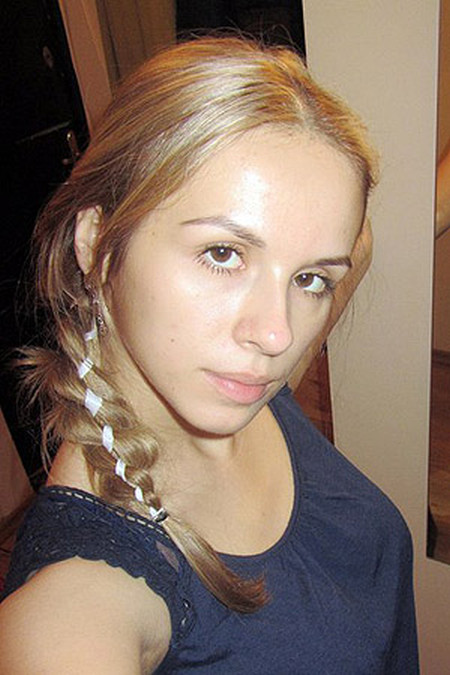 В Москве умерла 24-летняя девушка, принимавшая ванну вместе со своим смартфоном (5 фото)