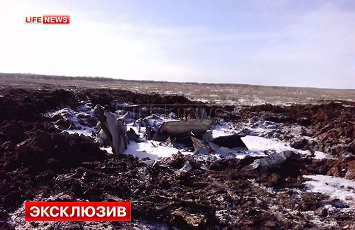 В Волгоградской области разбился самолет СУ-24 (4 фото + видео)