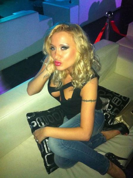 Румынских звезд шоу-бизнеса подозревают в проституции (21 фото)