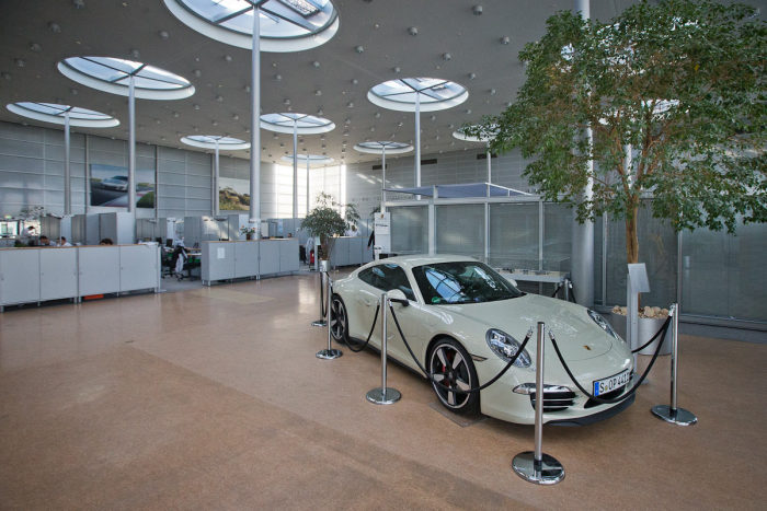 Фоторепортаж с лейпцигского завода Porsche (45 фото)
