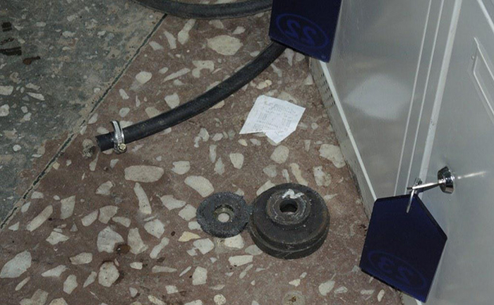 Гениальные преступники ограбили банкомат в Перми (9 фото)