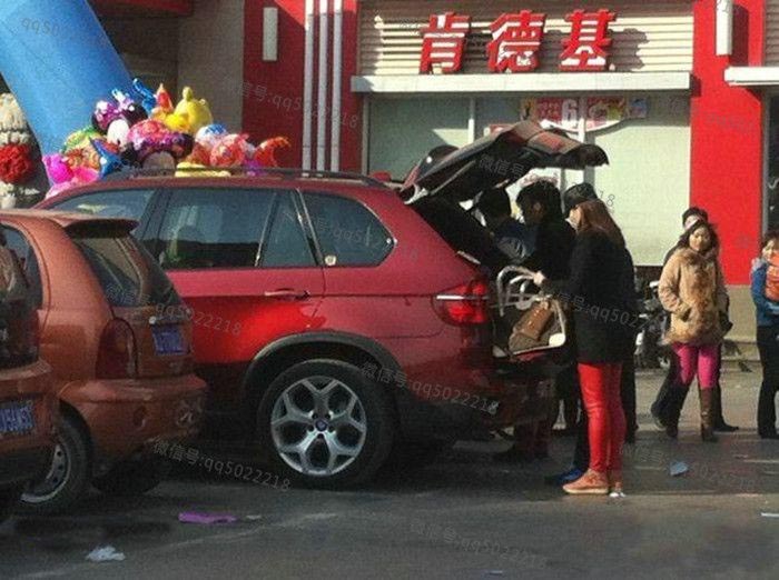 Что служит прилавком для уличных торговцев в Китае (36 фото)
