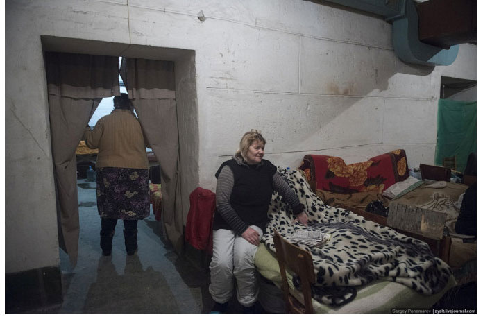 Нелегкая жизнь жителей Донецка. Часть 2 (43 фото)