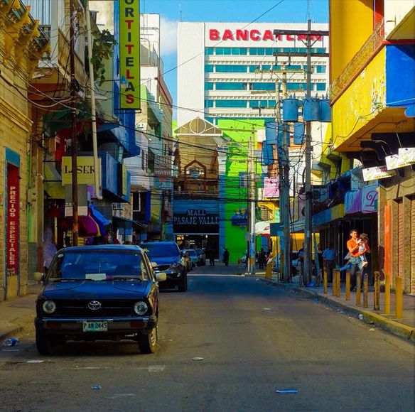 Один из самых опасных городов планеты Сан-Педро-Сула на фото в Instagram (24 фото)