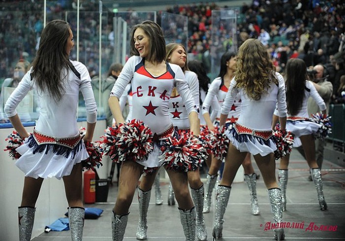 Девушки из команд поддержки КХЛ (46 фото)