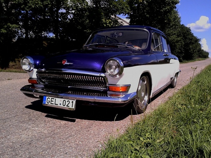 Гибрид «Волги» и Mercedes от литовских энтузиастов (12 фото)